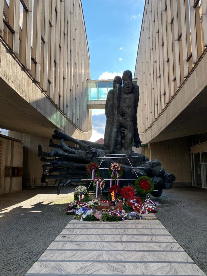Komfortny Apartman So Zahradou A Sukromnym Parkoviskom-Nonstop Check-In Bańska Bystrzyca Zewnętrze zdjęcie