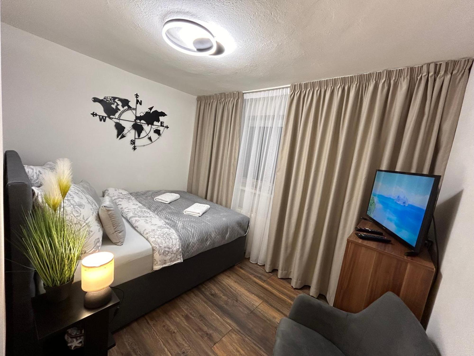 Komfortny Apartman So Zahradou A Sukromnym Parkoviskom-Nonstop Check-In Bańska Bystrzyca Zewnętrze zdjęcie